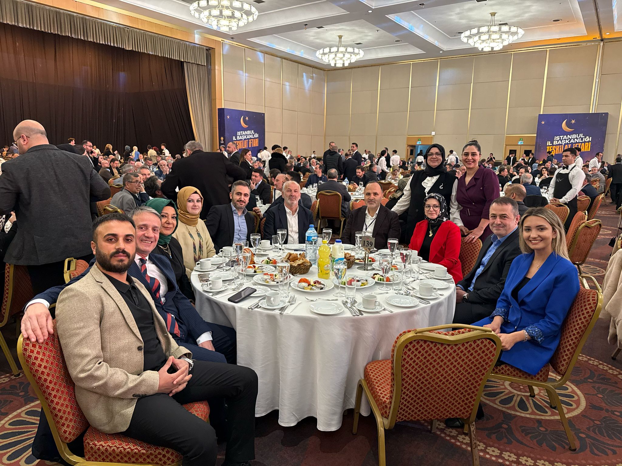 AK Parti İstanbul Teşkilatı Ramazan İftarında Bir Araya Geldi