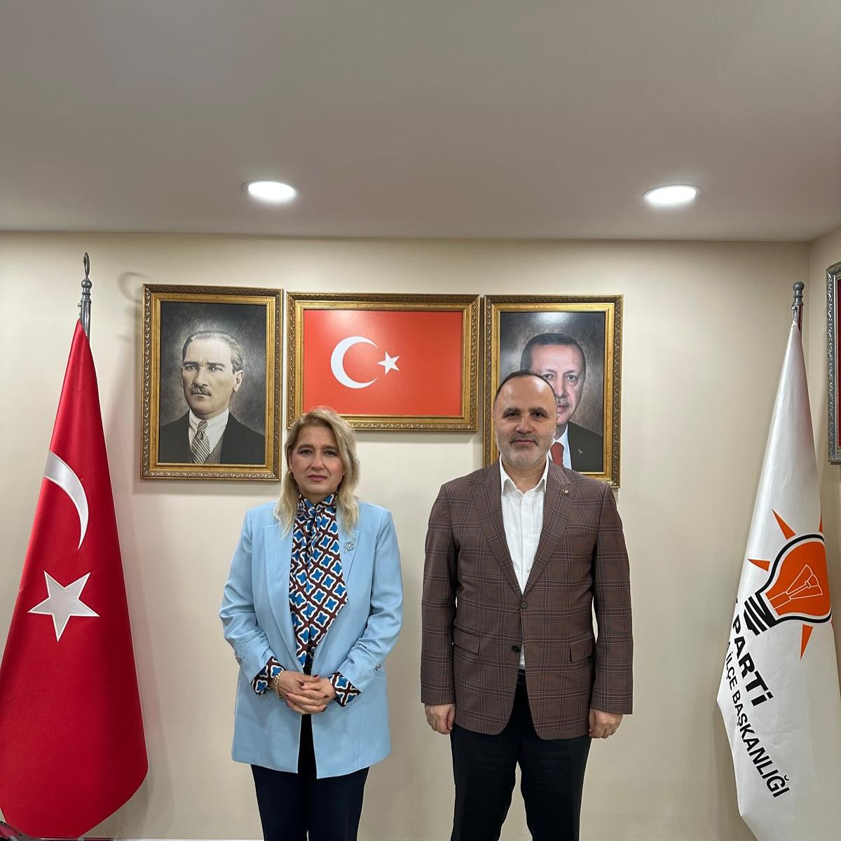 Başkanlıkta Anlamlı Ziyaret: Başkonsolos Ergüneş İlçe Teşkilatını Onurlandırdı