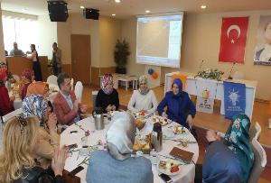 Gop Kadın Kolları Kahvaltı Programında Bir Araya Geldi